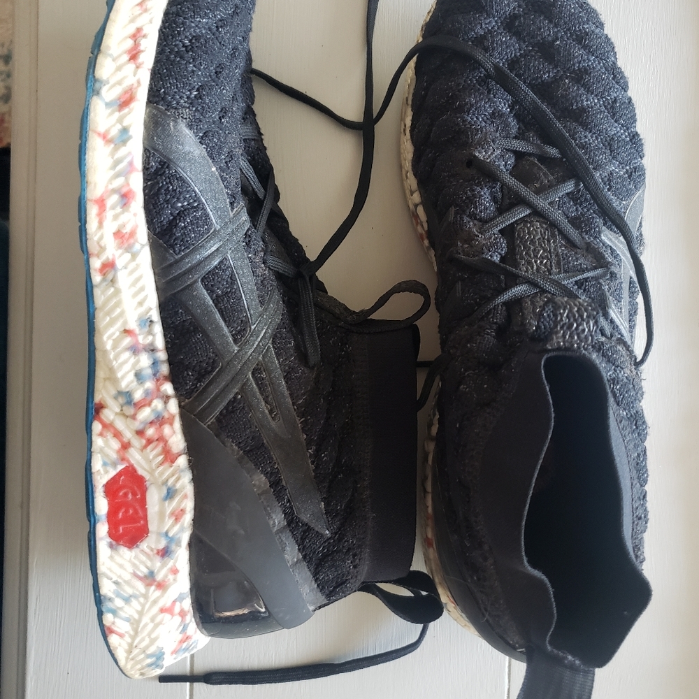 ASICS mens running shoes